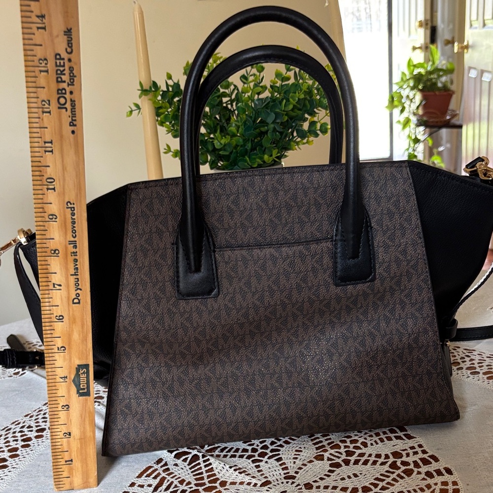 Michael Kors Avril Satchel with Tiger Animal Print - Picture 2 of 7